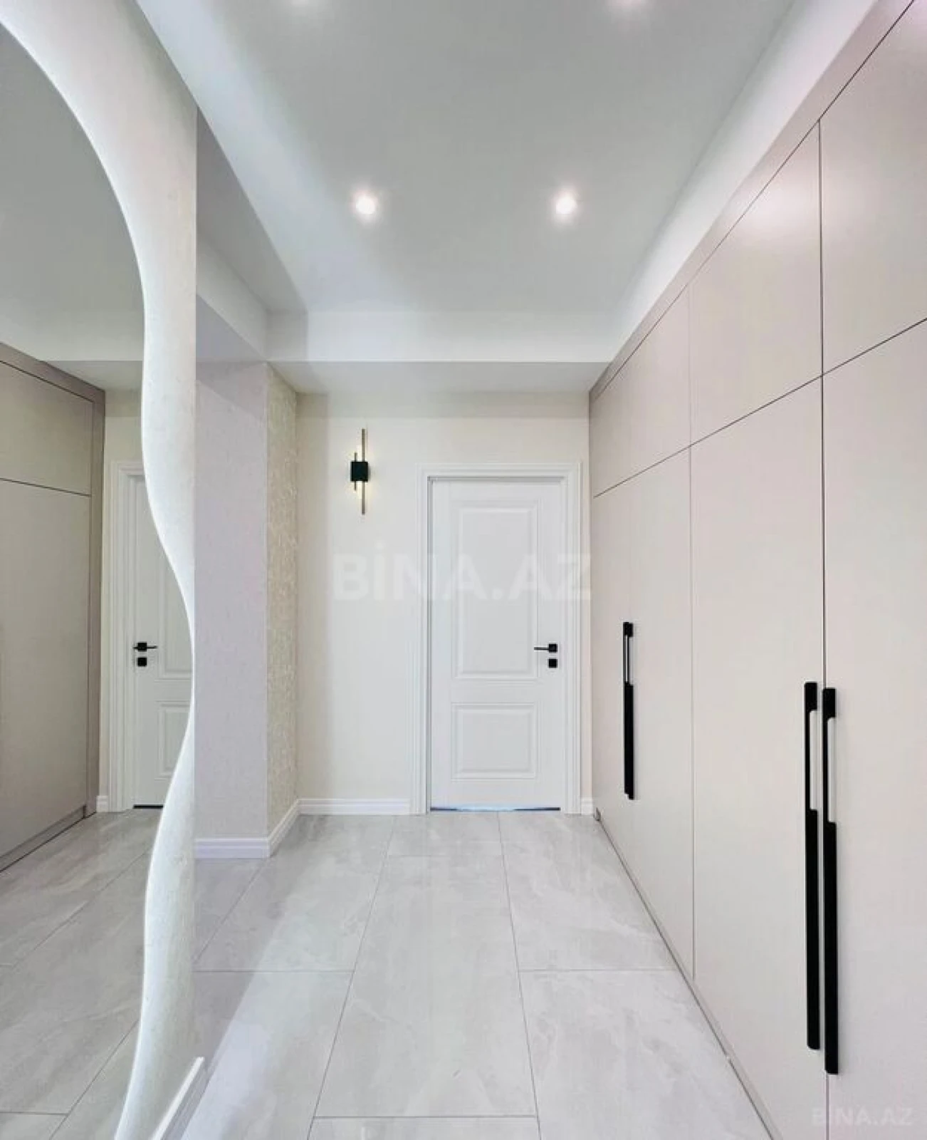 Satılır 3 otaqlı mənzil 98 m²