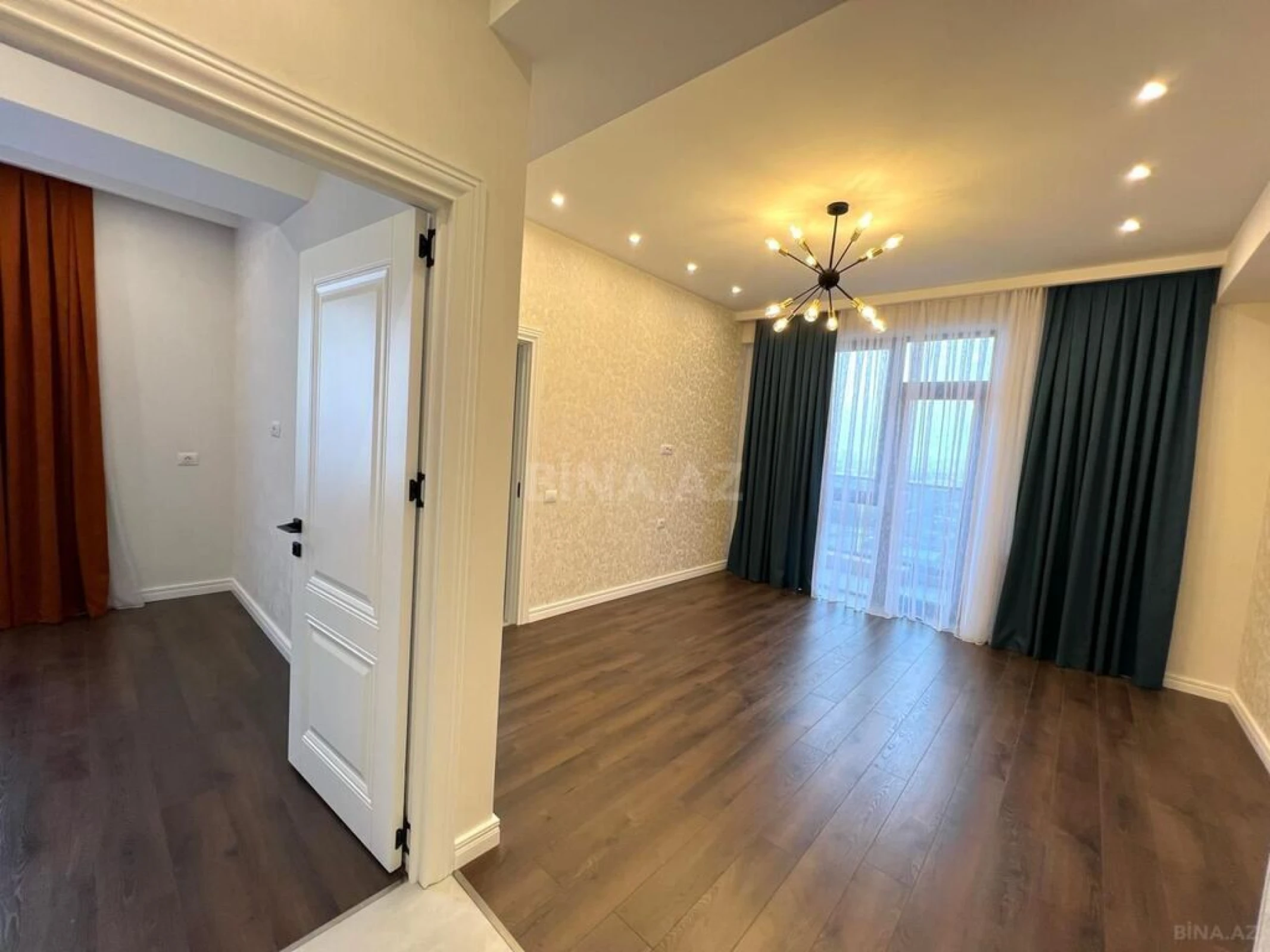Satılır 3 otaqlı mənzil 98 m²