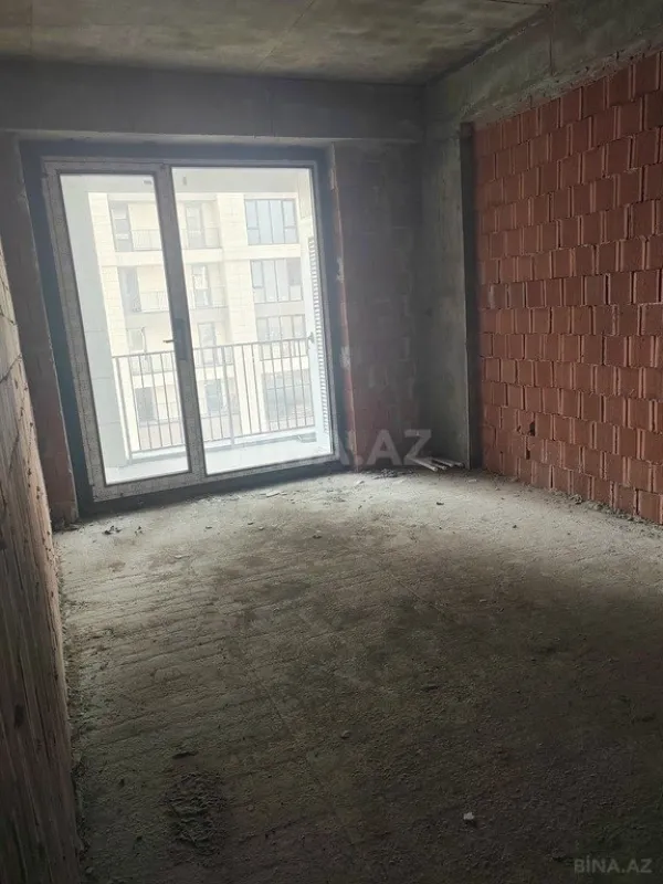 Satılır 4 otaqlı mənzil 173 m²