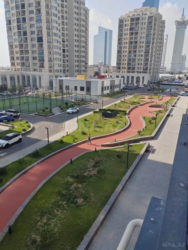 Satılır 4 otaqlı mənzil 173 m²