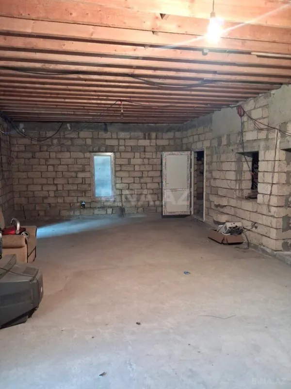 Satılır 6 otaqlı həyət evi 220 m²