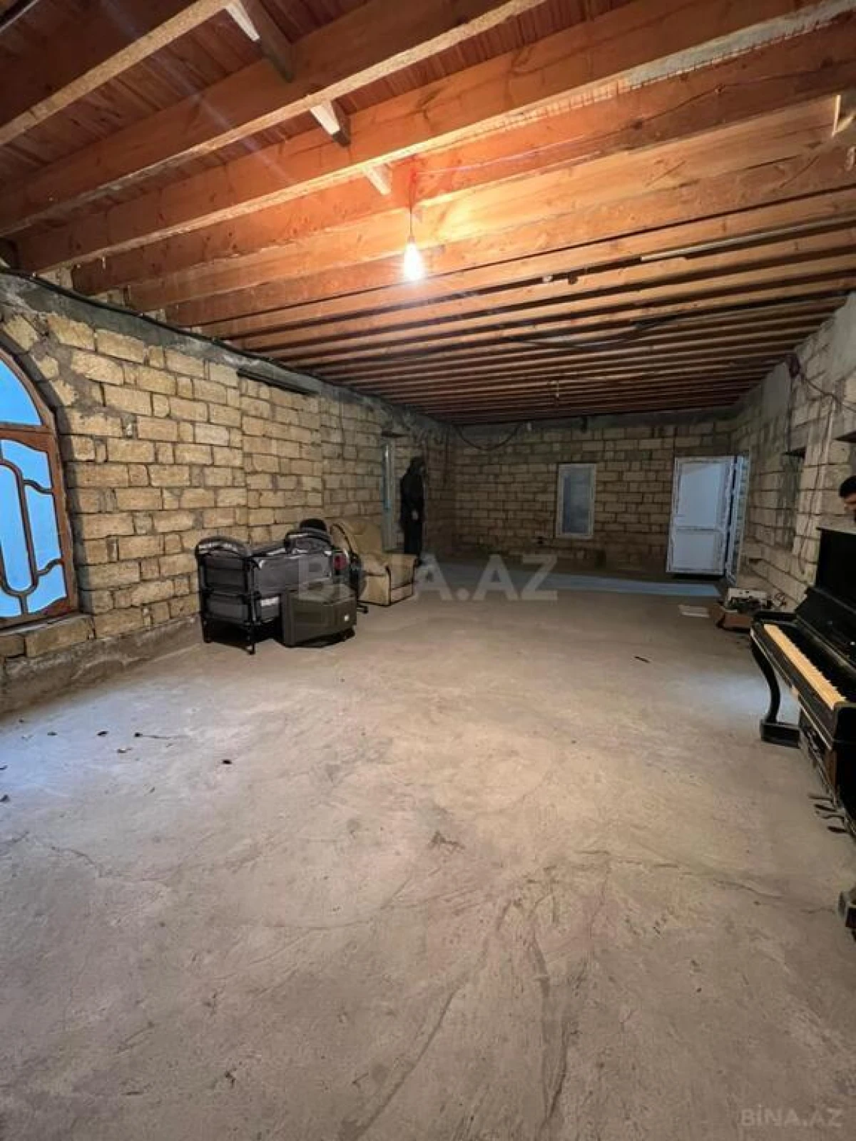 Satılır 6 otaqlı həyət evi 220 m²