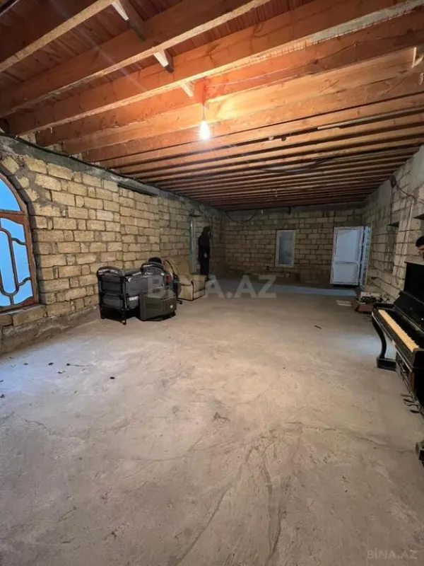 Satılır 6 otaqlı həyət evi 220 m²