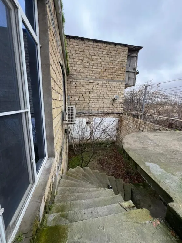 Satılır 6 otaqlı həyət evi 220 m²