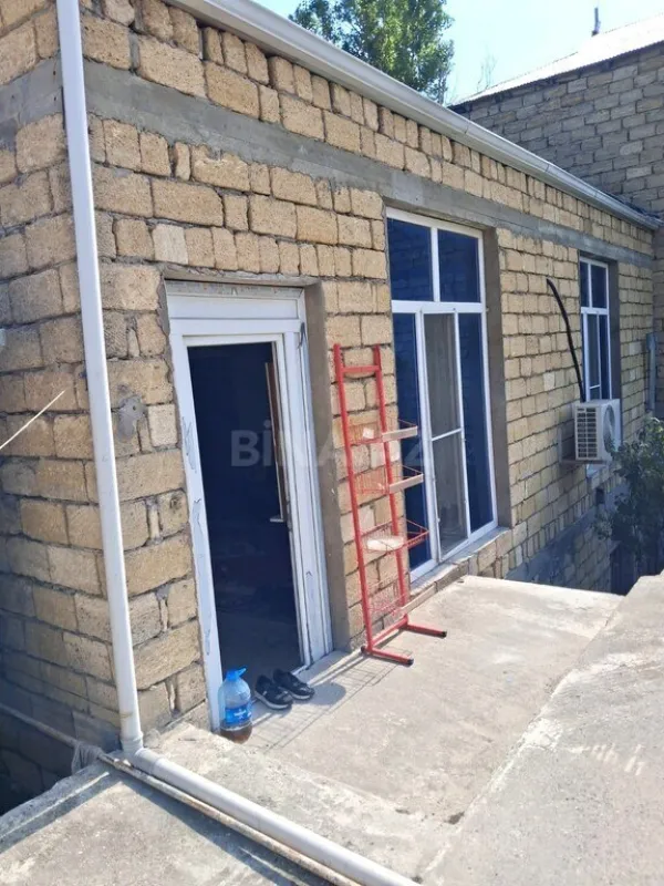 Satılır 6 otaqlı həyət evi 220 m²