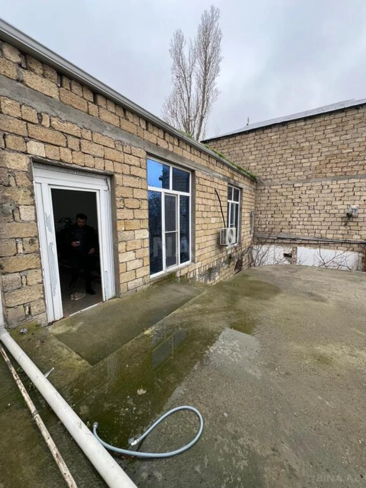 Satılır 6 otaqlı həyət evi 220 m²