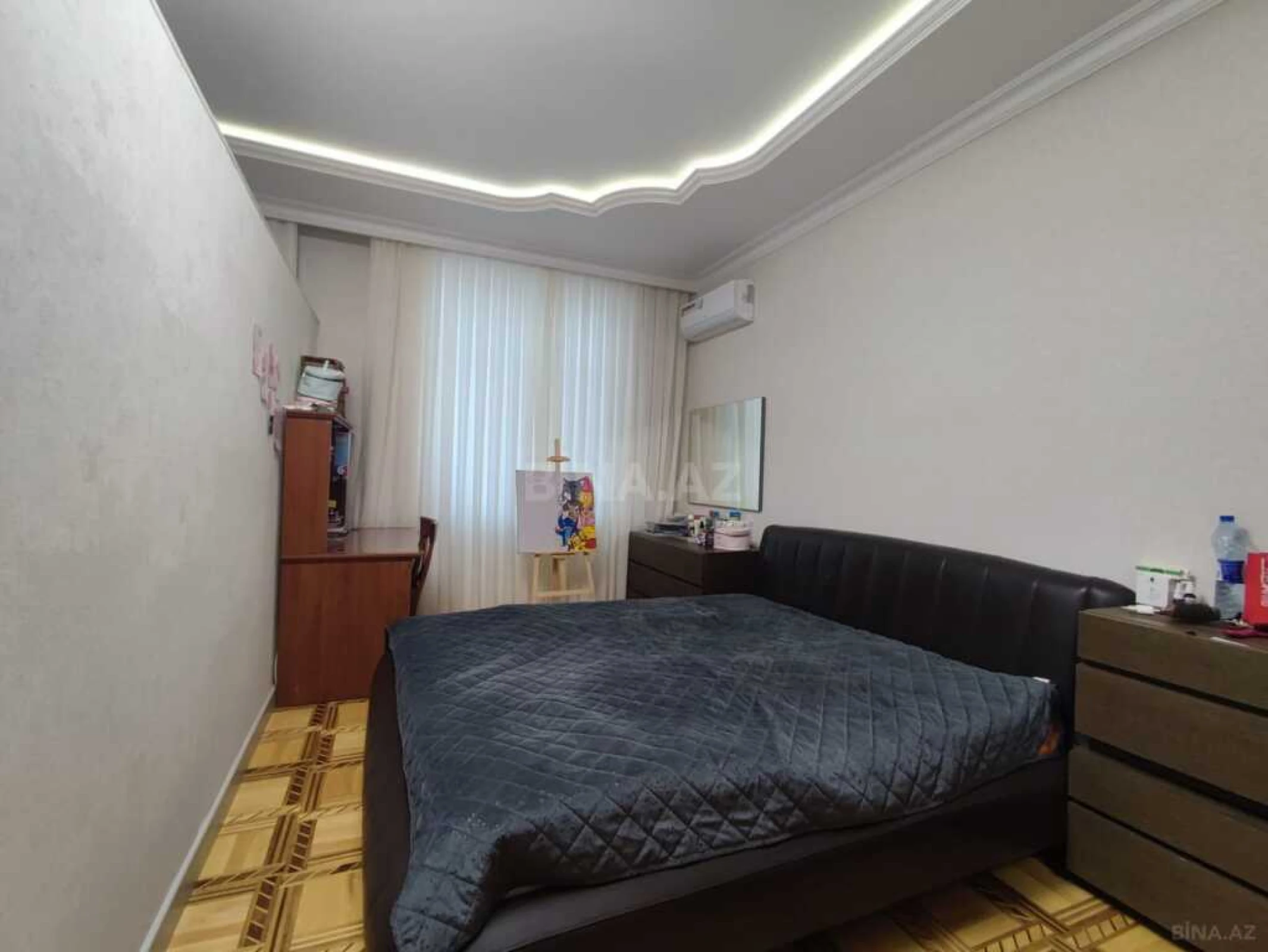 Satılır 4 otaqlı mənzil 220 m²