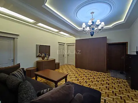 Satılır 4 otaqlı mənzil 220 m²