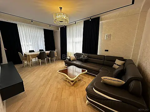 Satılır 4 otaqlı mənzil 220 m²