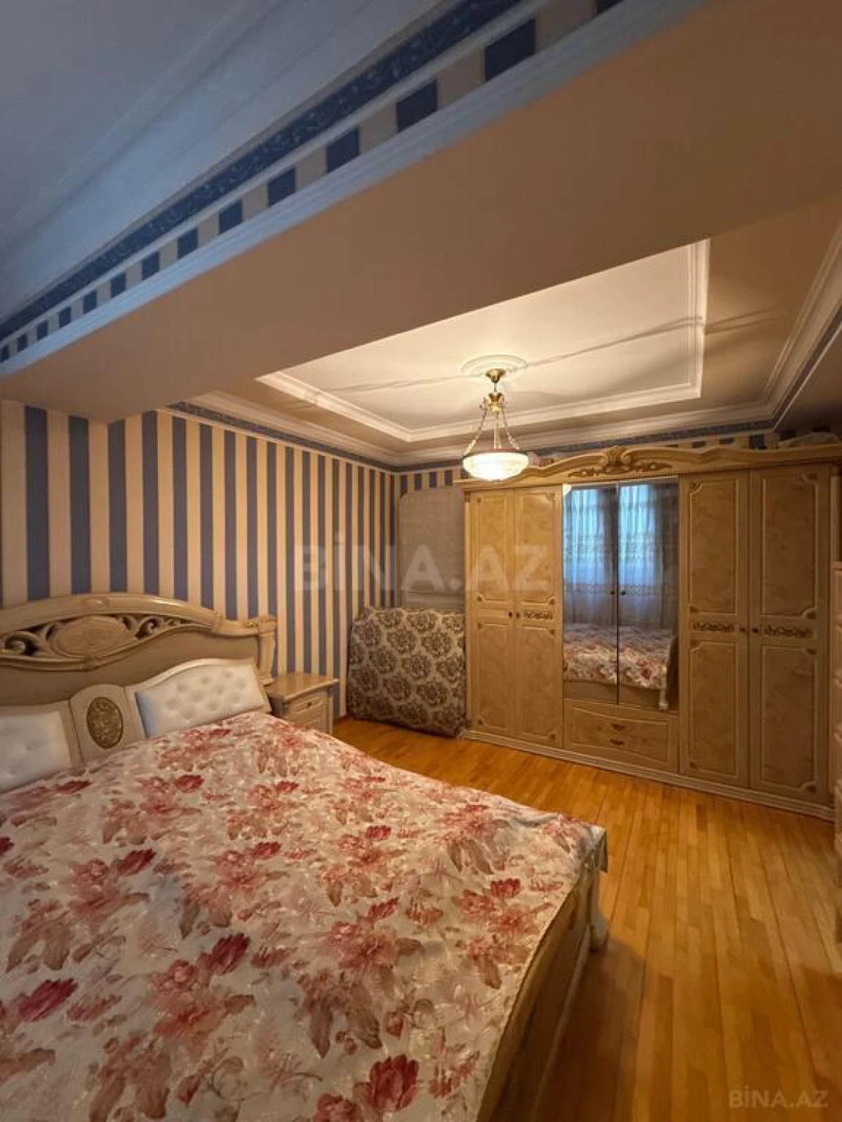 Satılır 4 otaqlı mənzil 123 m²