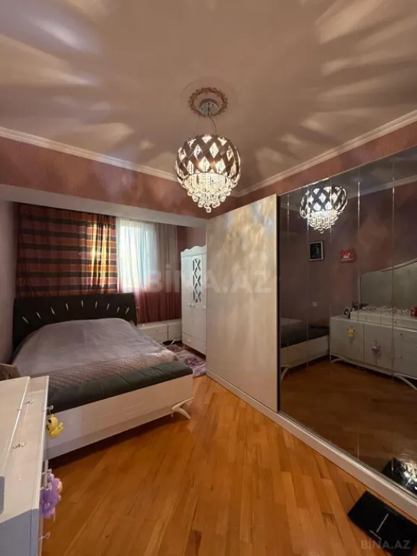 Satılır 4 otaqlı mənzil 123 m²