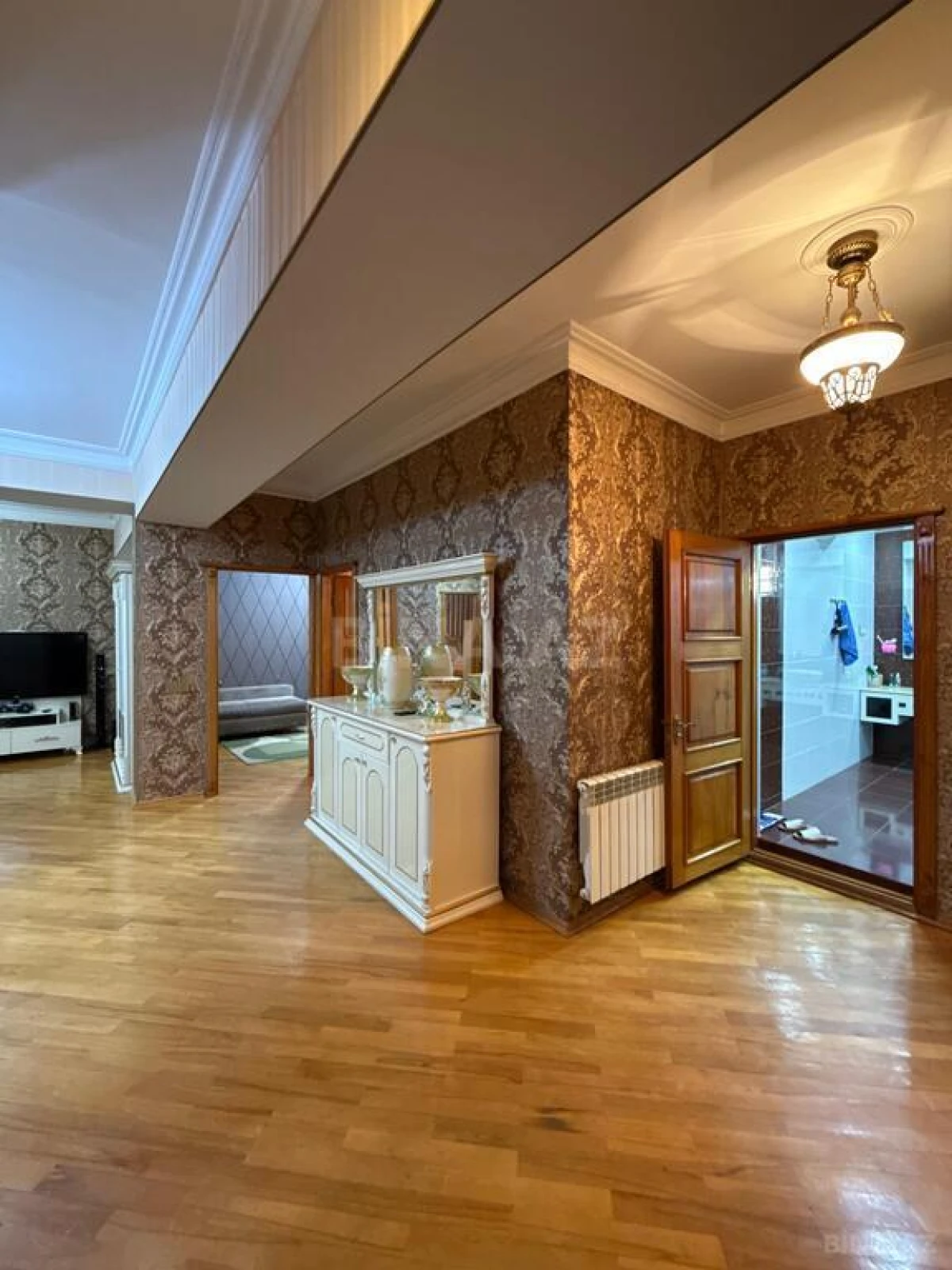 Satılır 4 otaqlı mənzil 123 m²