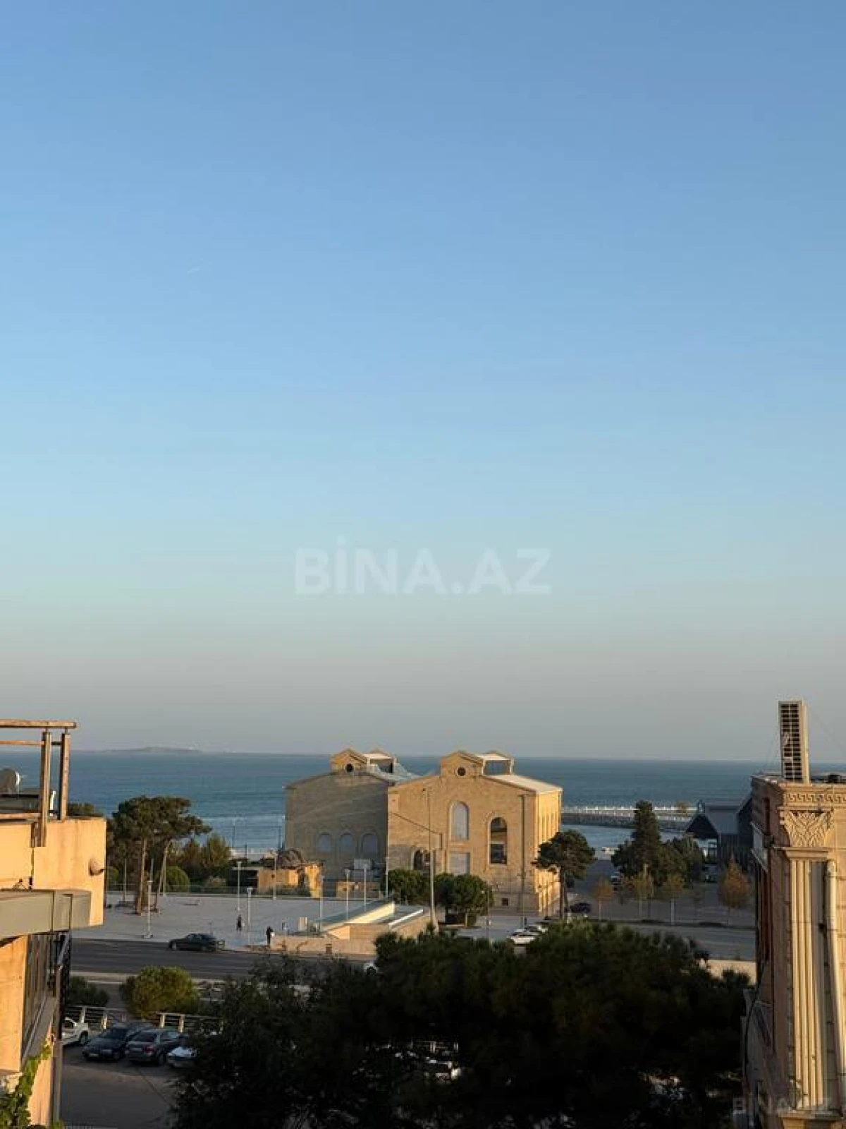 Satılır 4 otaqlı mənzil 123 m²