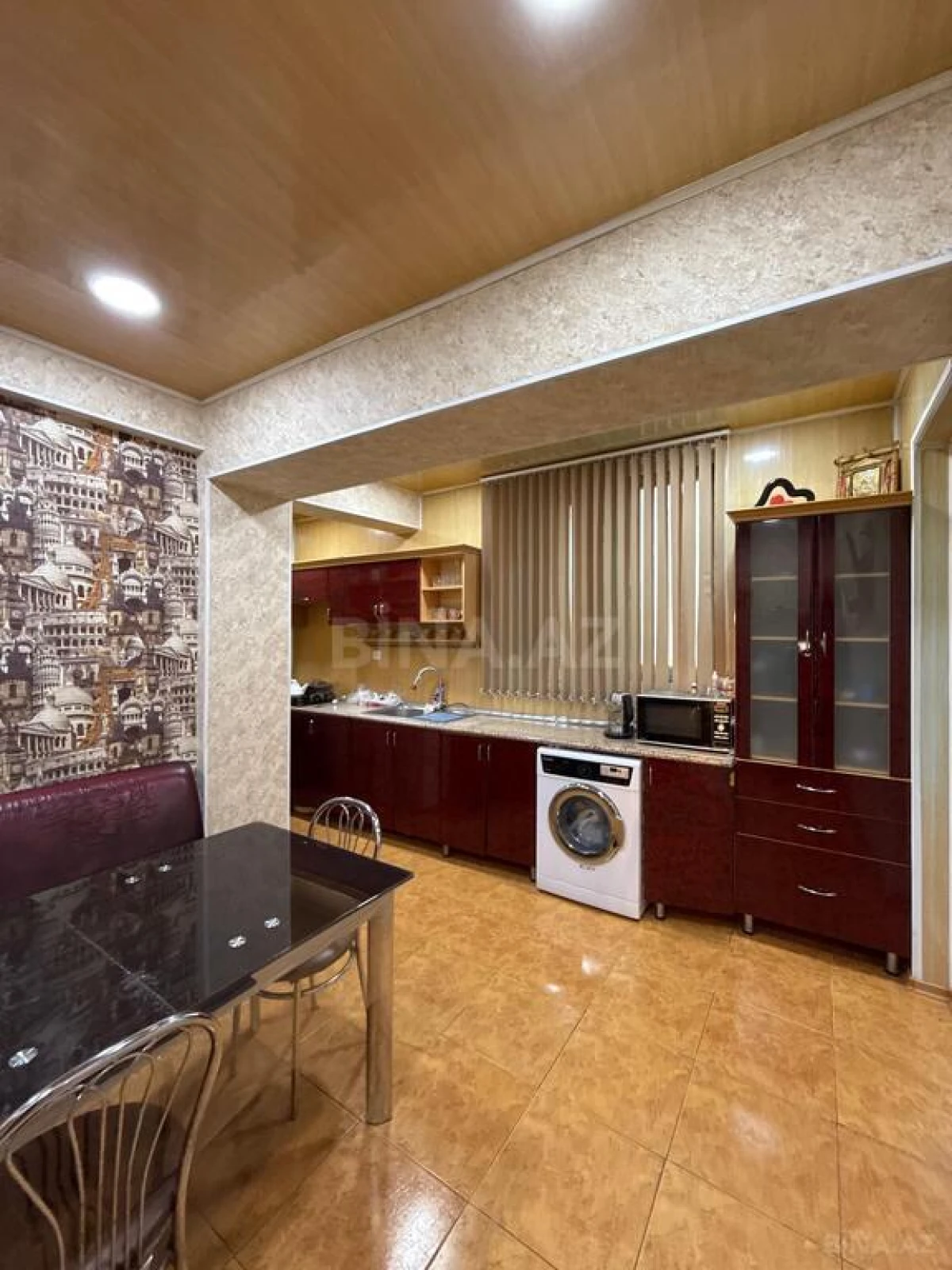 Satılır 4 otaqlı mənzil 123 m²