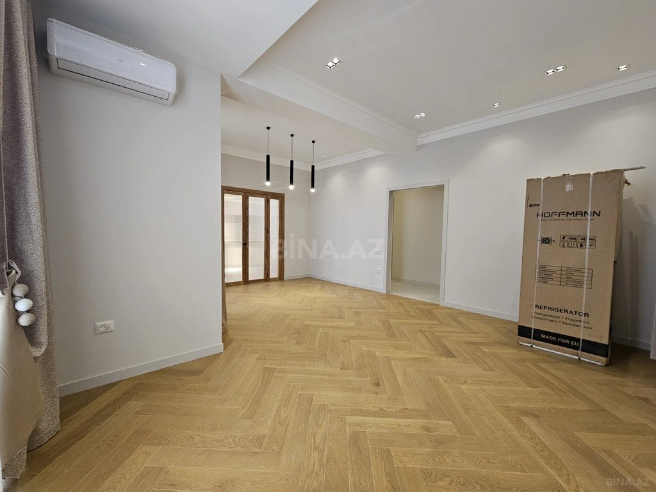Satılır 3 otaqlı mənzil 134 m²
