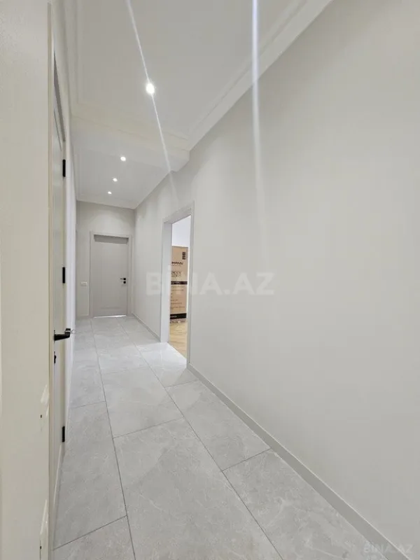 Satılır 3 otaqlı mənzil 134 m²