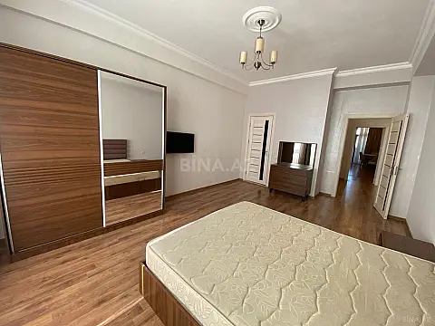 Kirayə verilir 3 otaqlı mənzil 130 m²