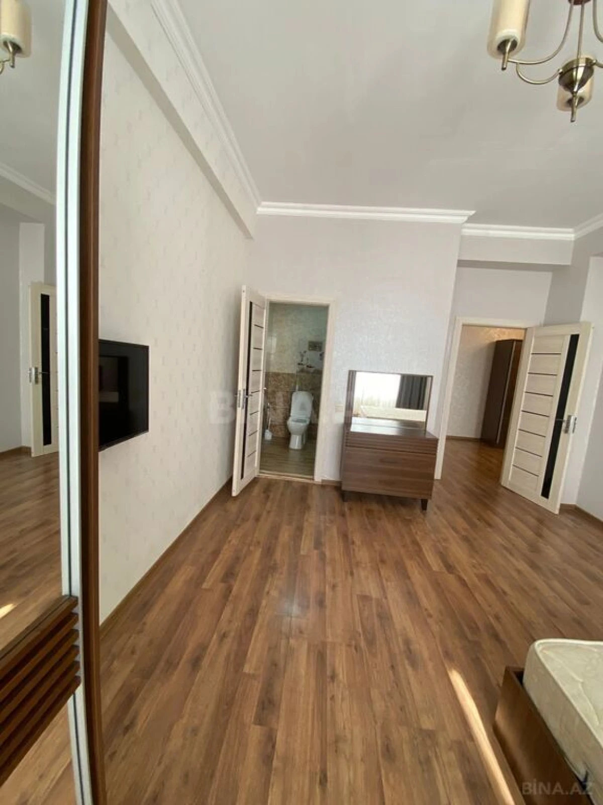 Kirayə verilir 3 otaqlı mənzil 130 m²