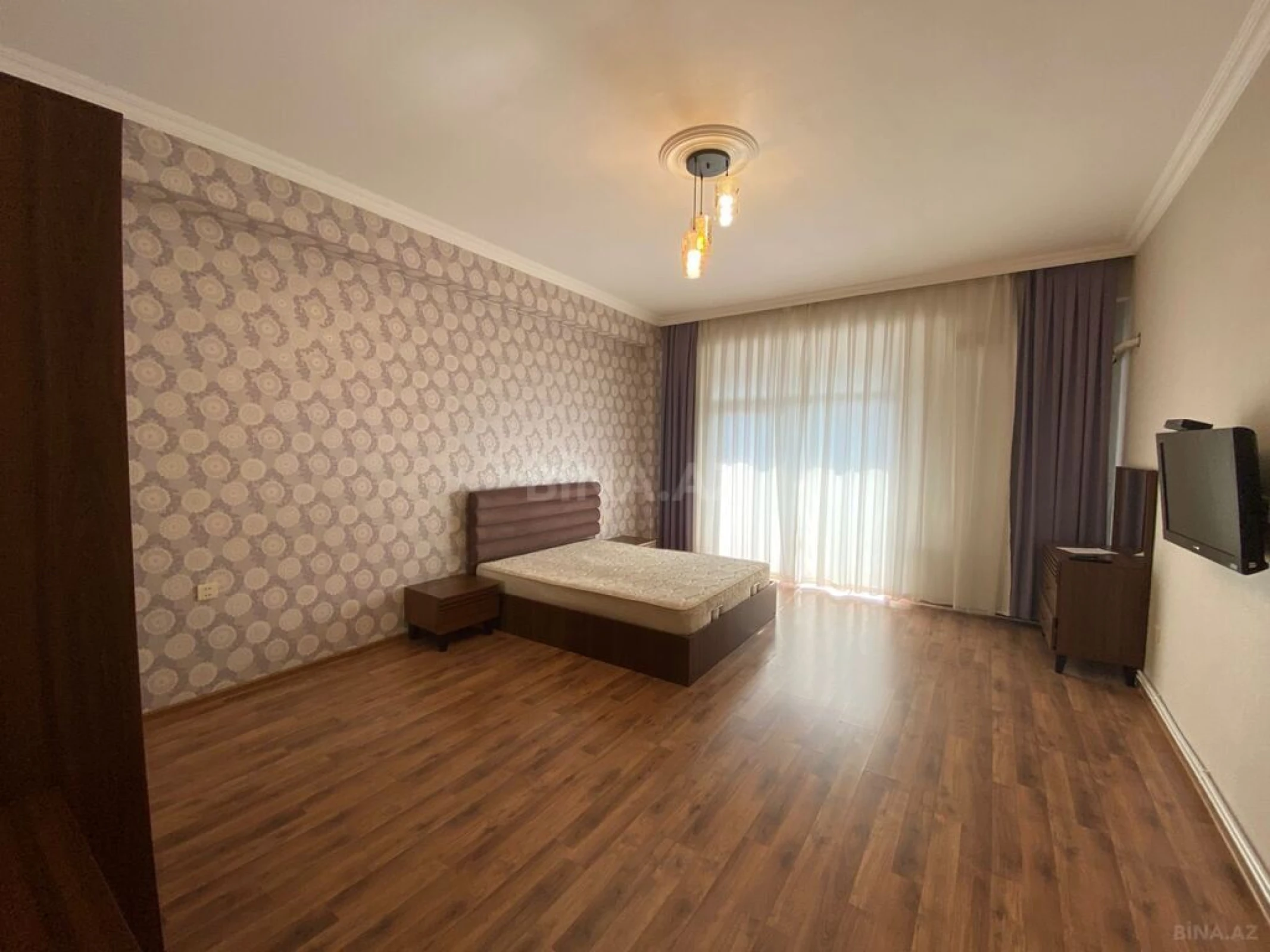 Kirayə verilir 3 otaqlı mənzil 130 m²