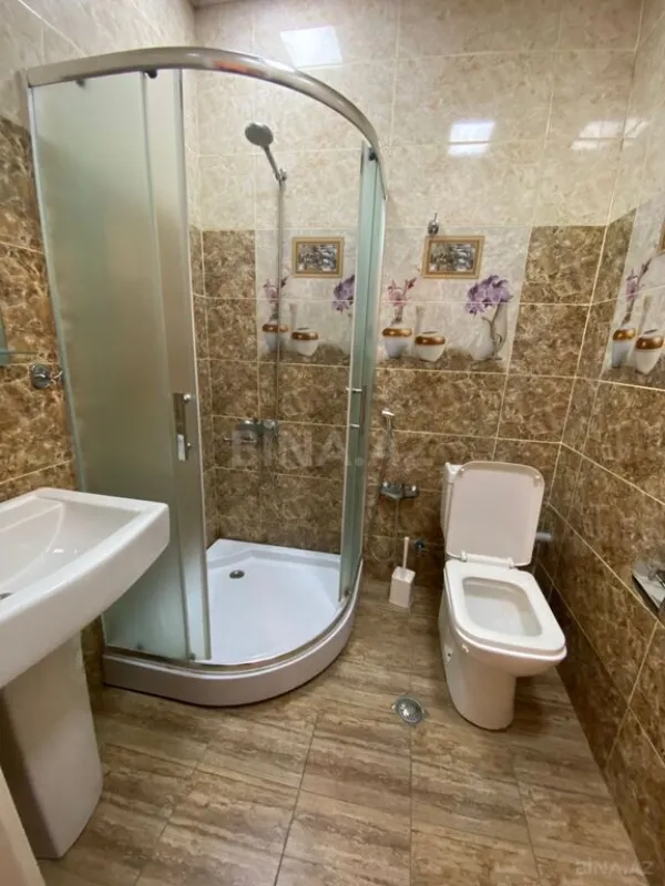 Kirayə verilir 3 otaqlı mənzil 130 m²