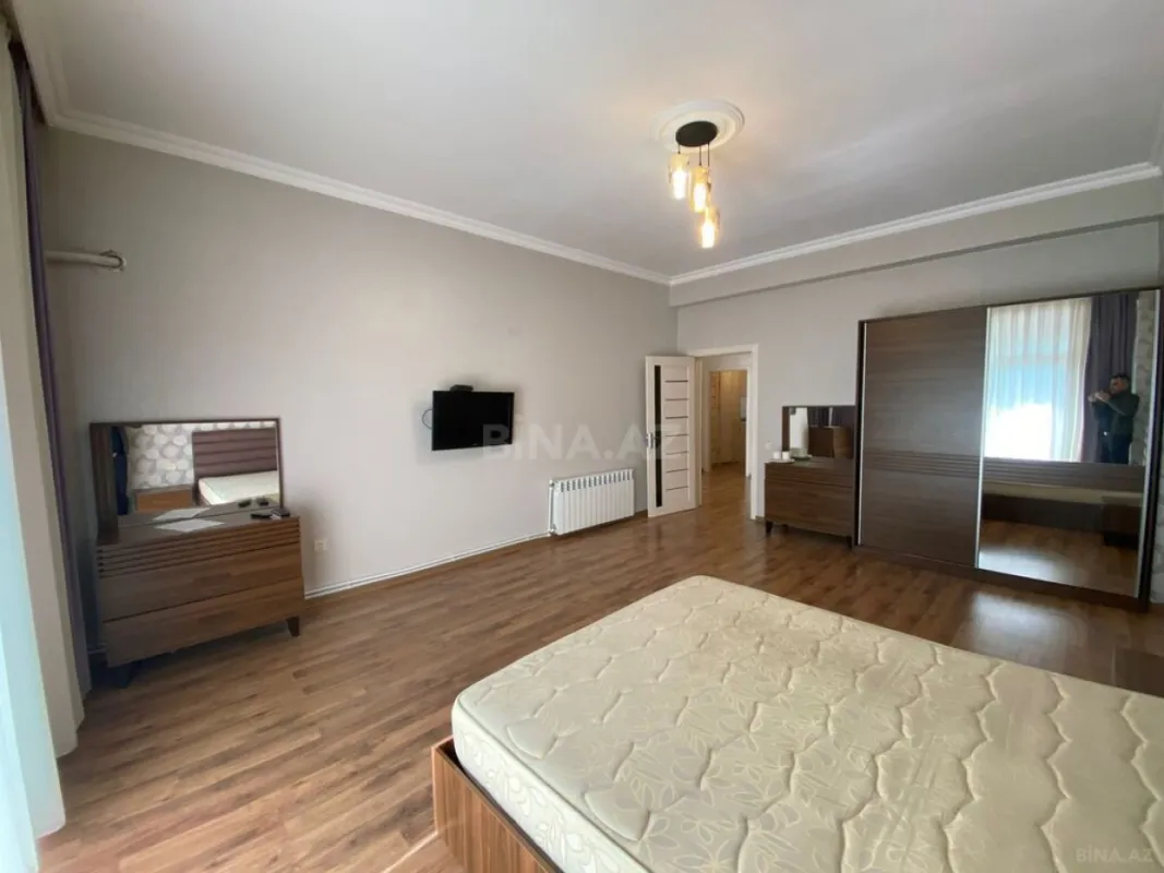 Kirayə verilir 3 otaqlı mənzil 130 m²