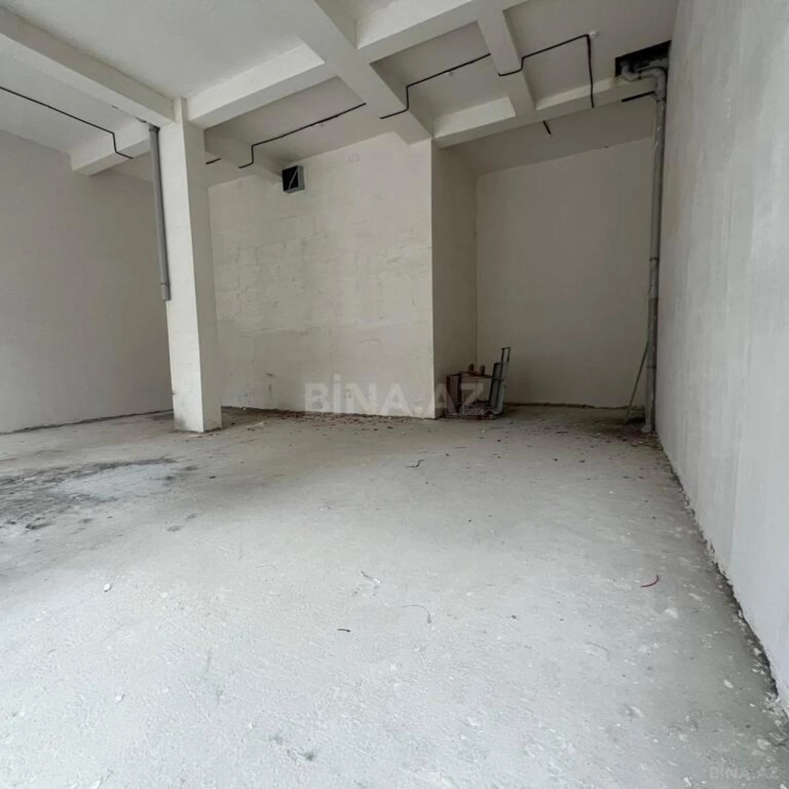 Satılır obyekt 300 m²