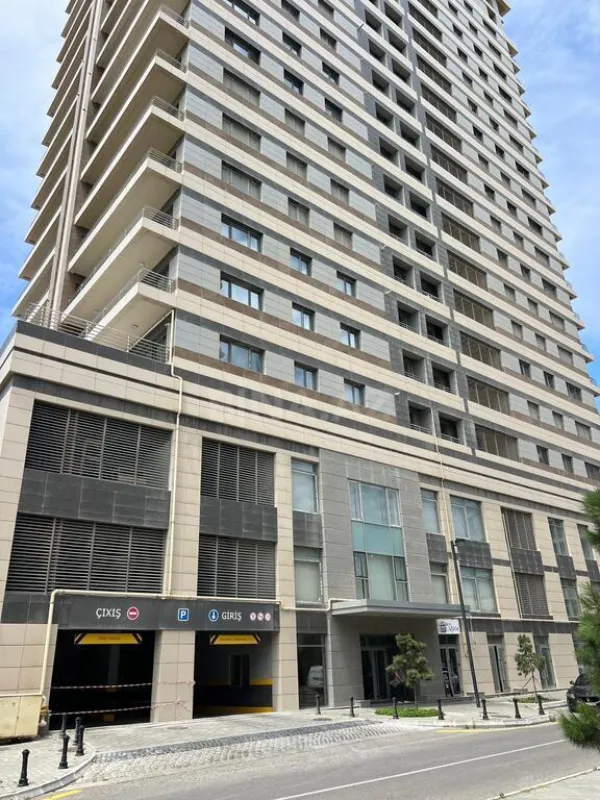 Satılır obyekt 300 m²