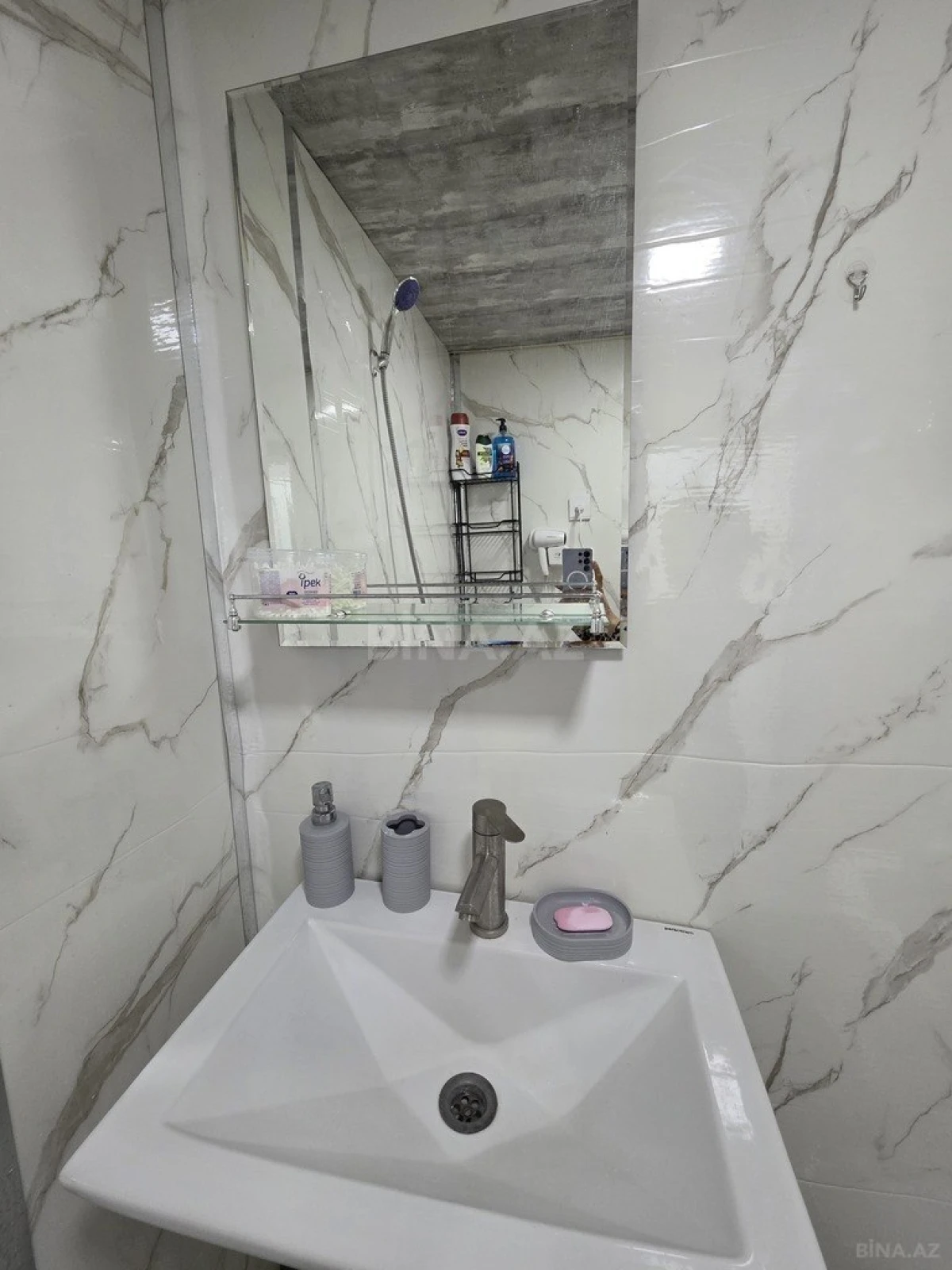 Kirayə verilir 2 otaqlı mənzil 60 m²