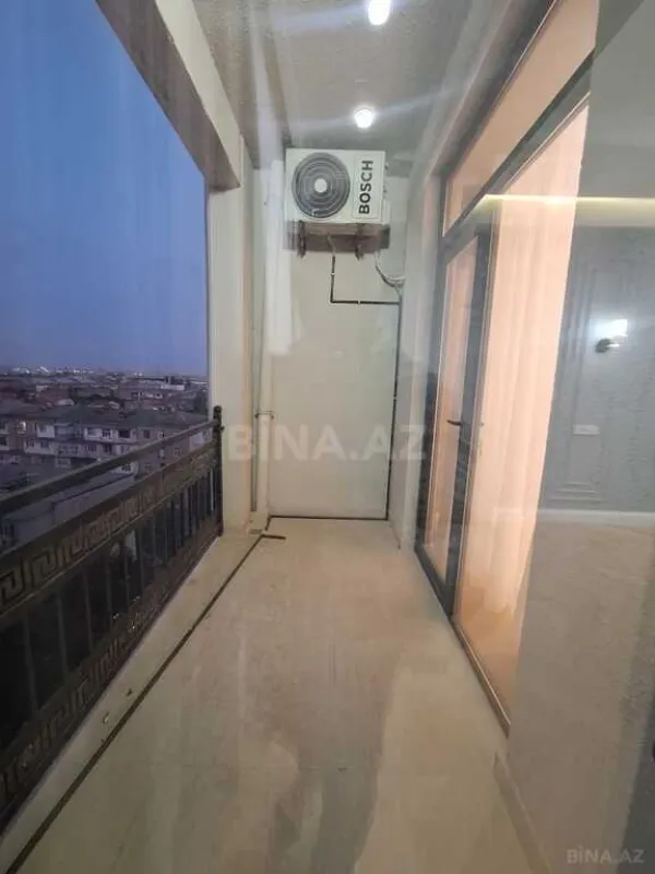 Satılır 3 otaqlı mənzil 131 m²