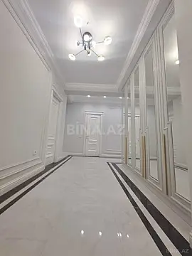 Satılır 3 otaqlı mənzil 131 m²