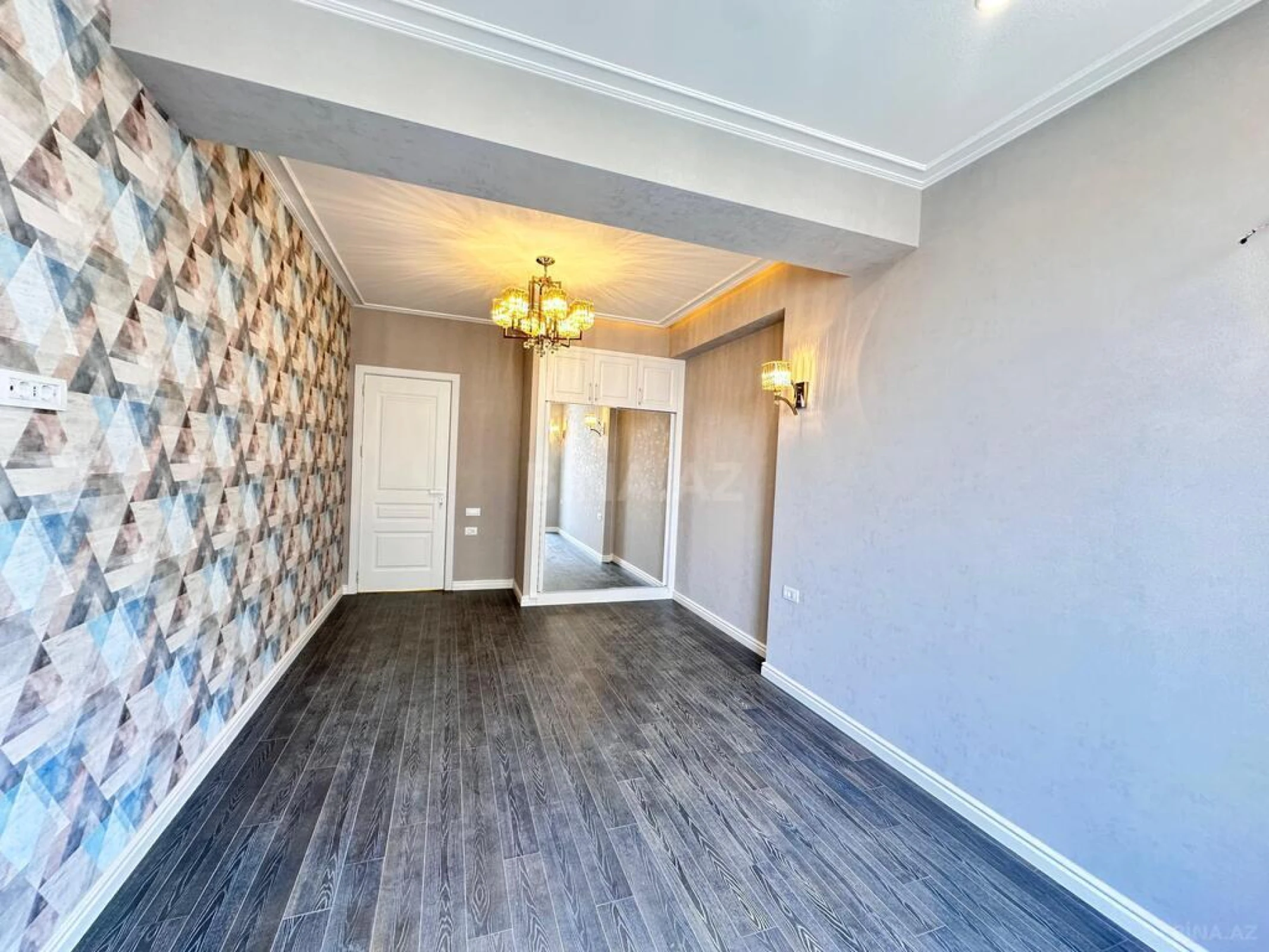 Satılır 2 otaqlı mənzil 79 m²