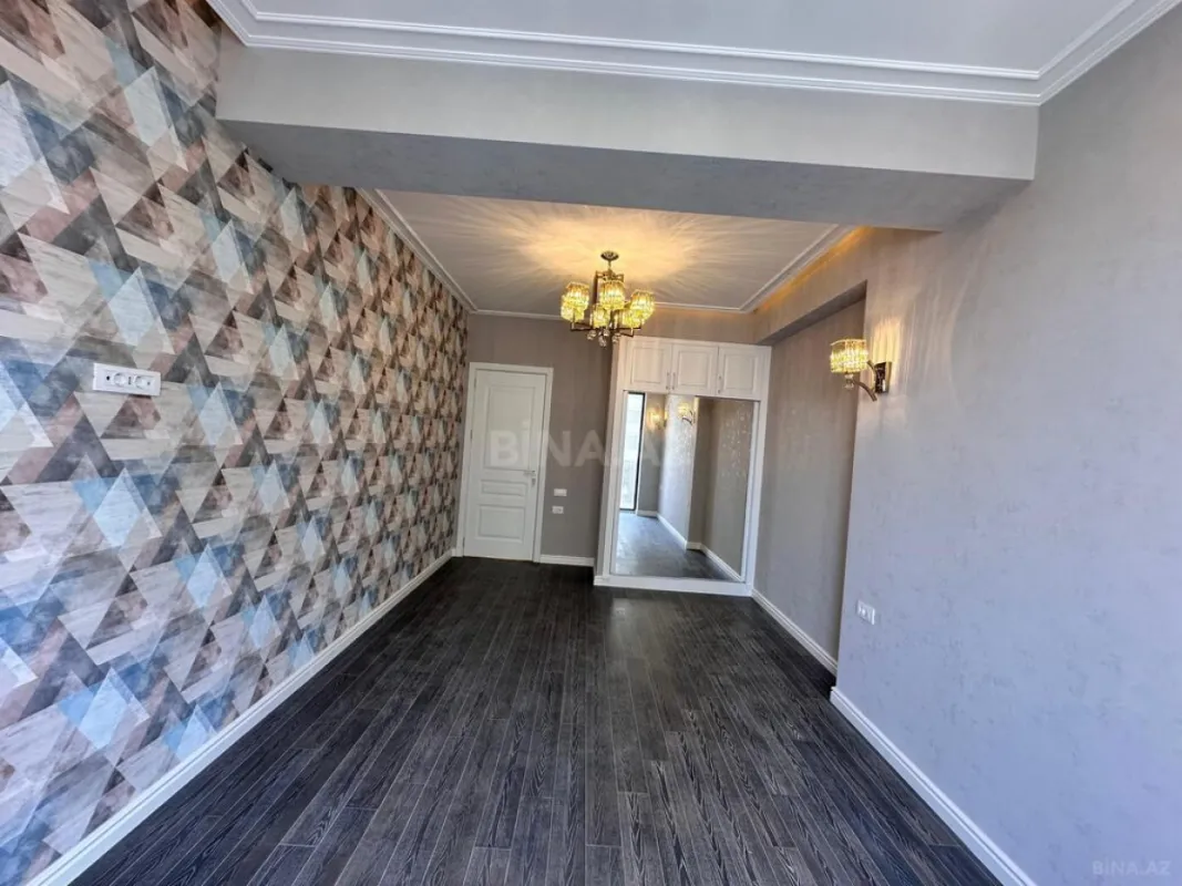Satılır 2 otaqlı mənzil 79 m²