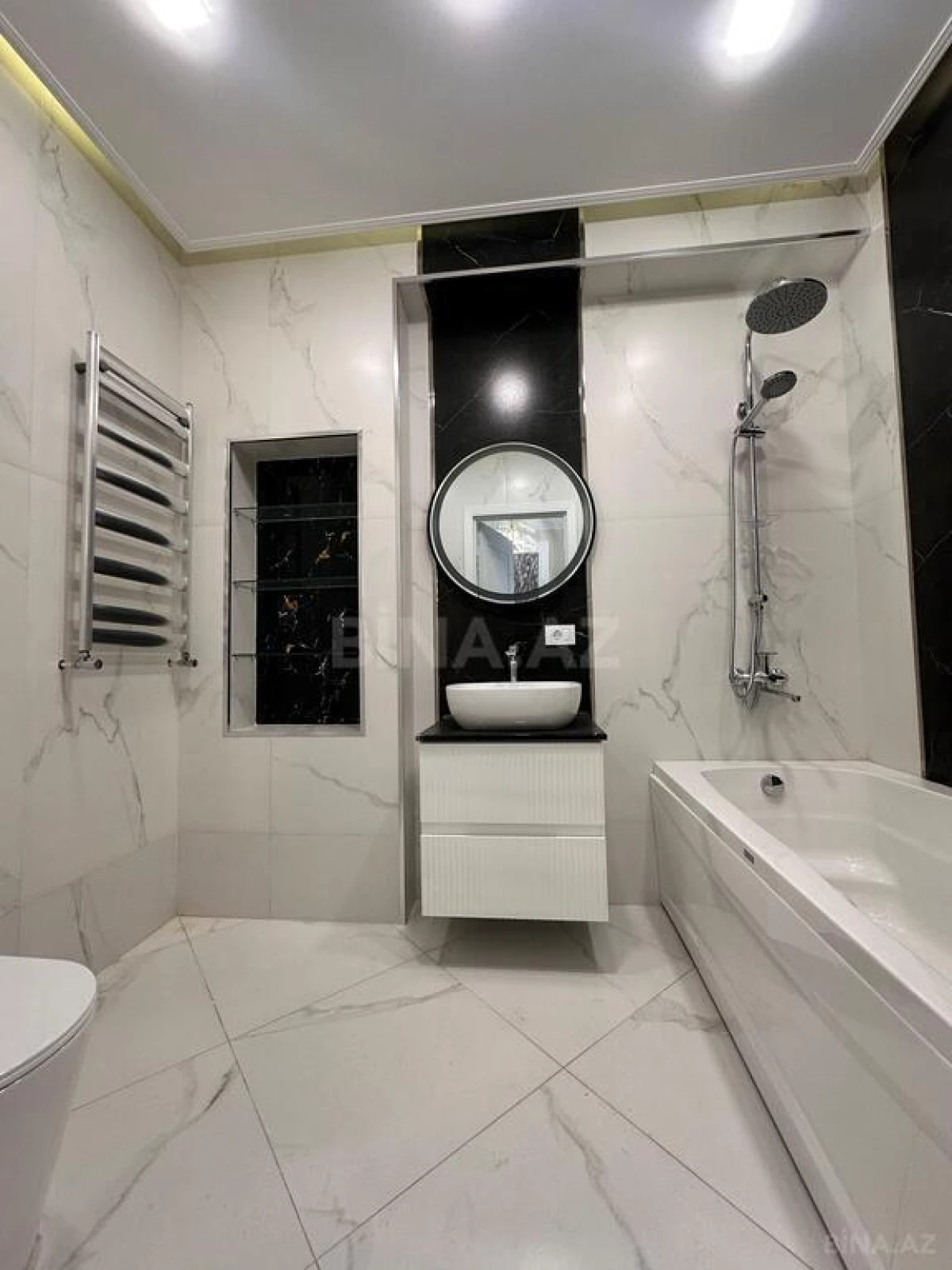 Satılır 2 otaqlı mənzil 79 m²