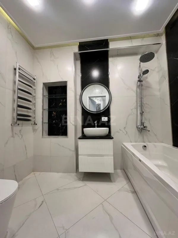 Satılır 2 otaqlı mənzil 79 m²