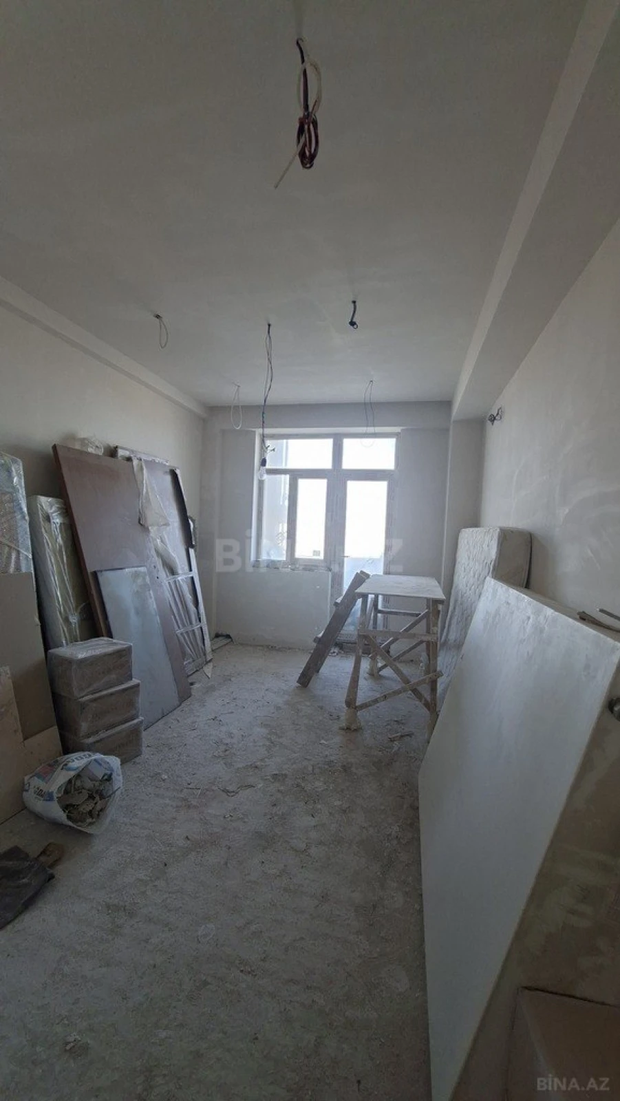 Satılır 3 otaqlı mənzil 154 m²