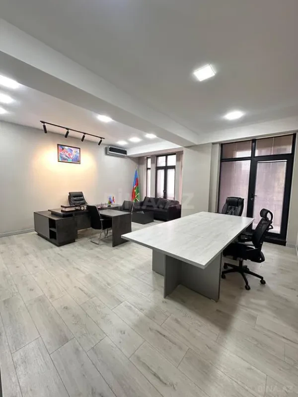 Kirayə verilir 4 otaqlı ofis 185 m²