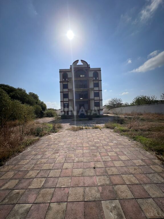 Satılır 20 otaqlı həyət evi 1000 m²
