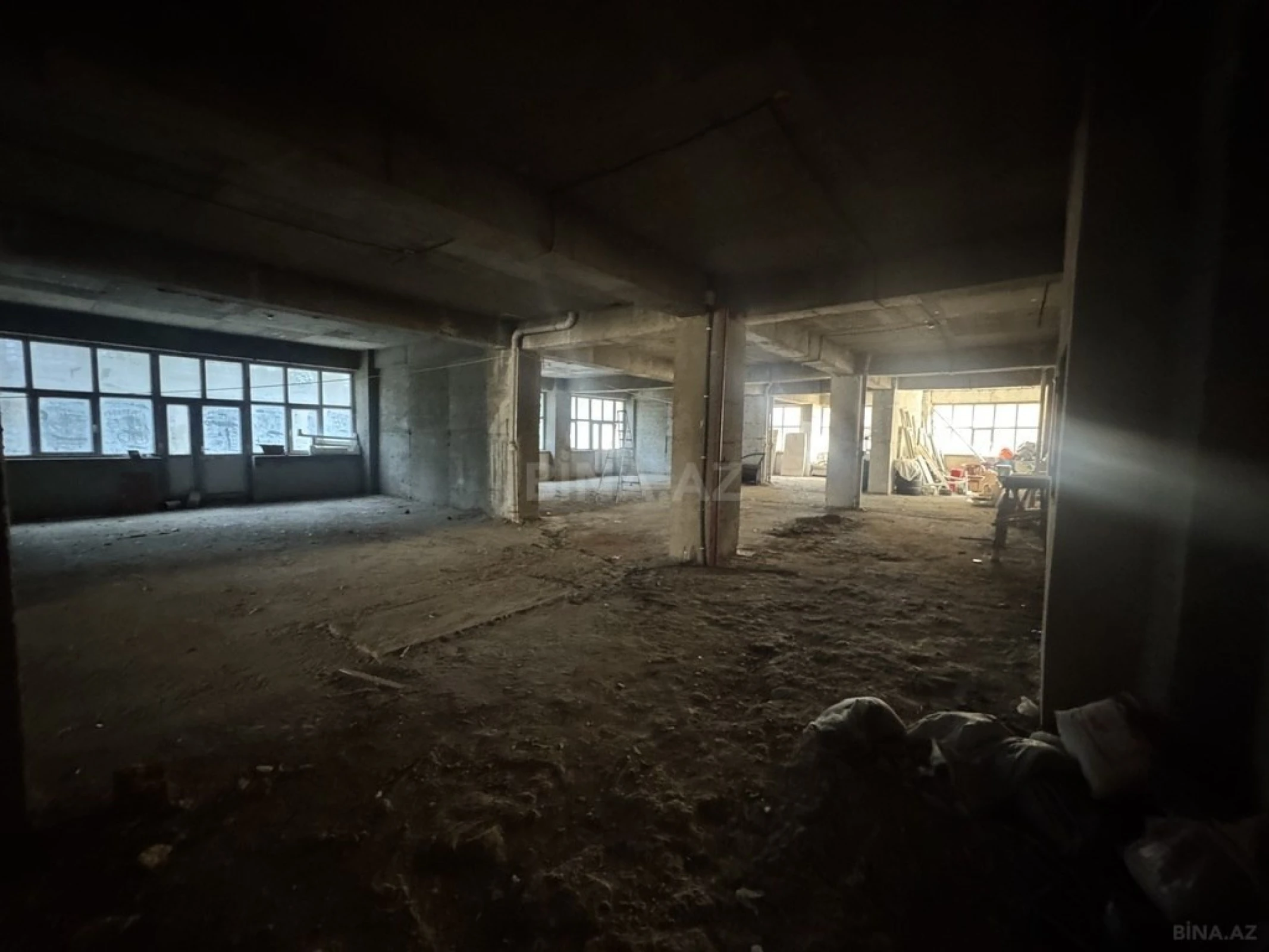 Satılır obyekt 600 m²