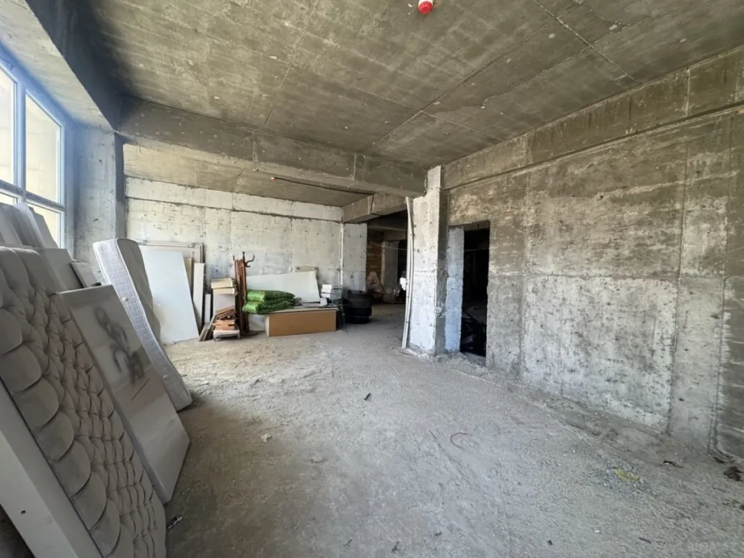 Satılır obyekt 600 m²