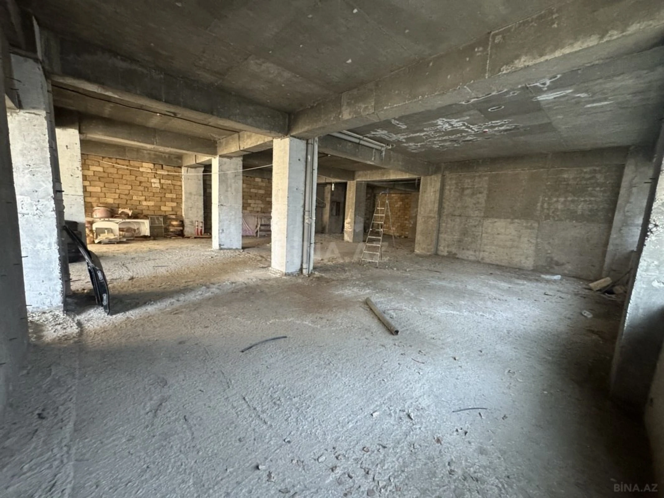 Satılır obyekt 600 m²