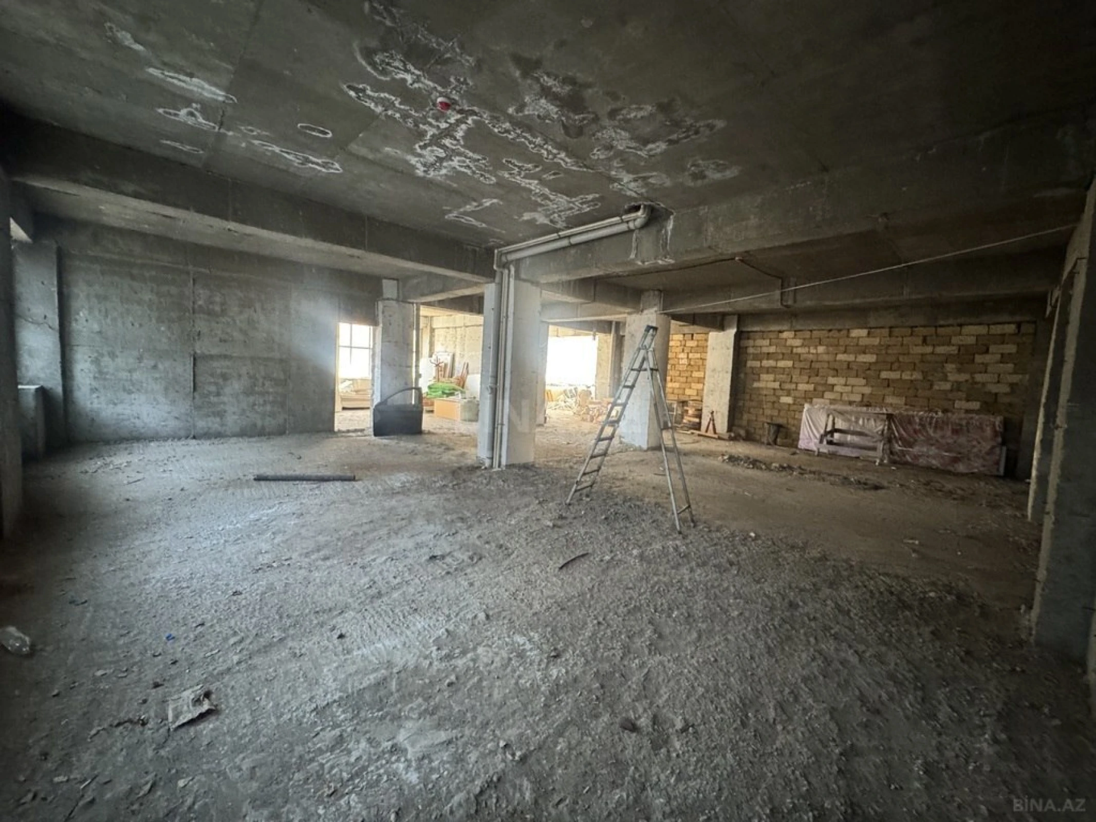 Satılır obyekt 600 m²