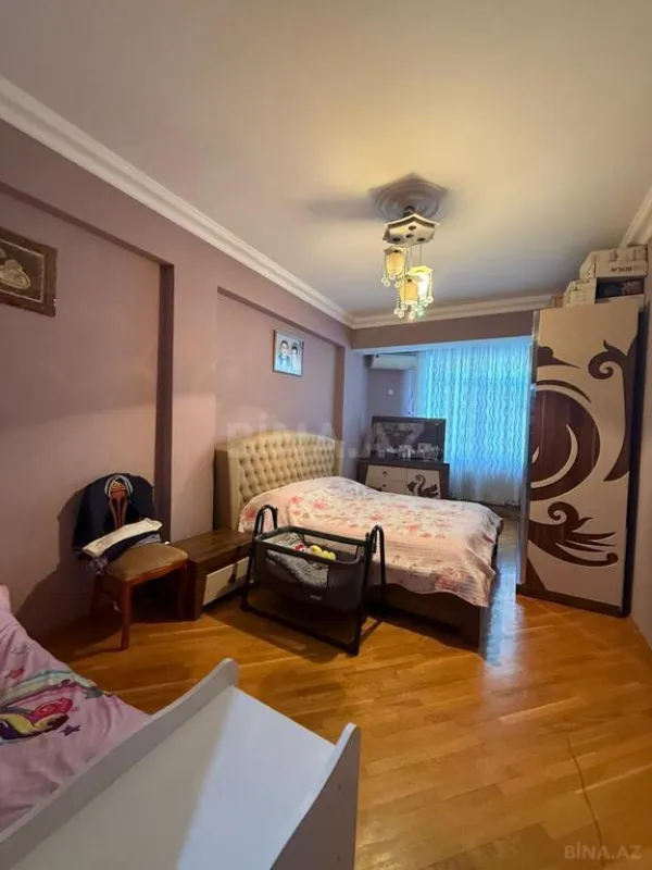 Satılır 3 otaqlı mənzil 160 m²