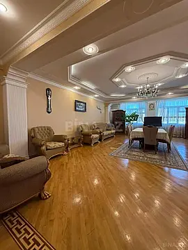 Satılır 3 otaqlı mənzil 160 m²