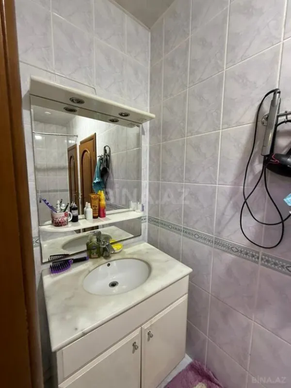 Satılır 3 otaqlı mənzil 160 m²