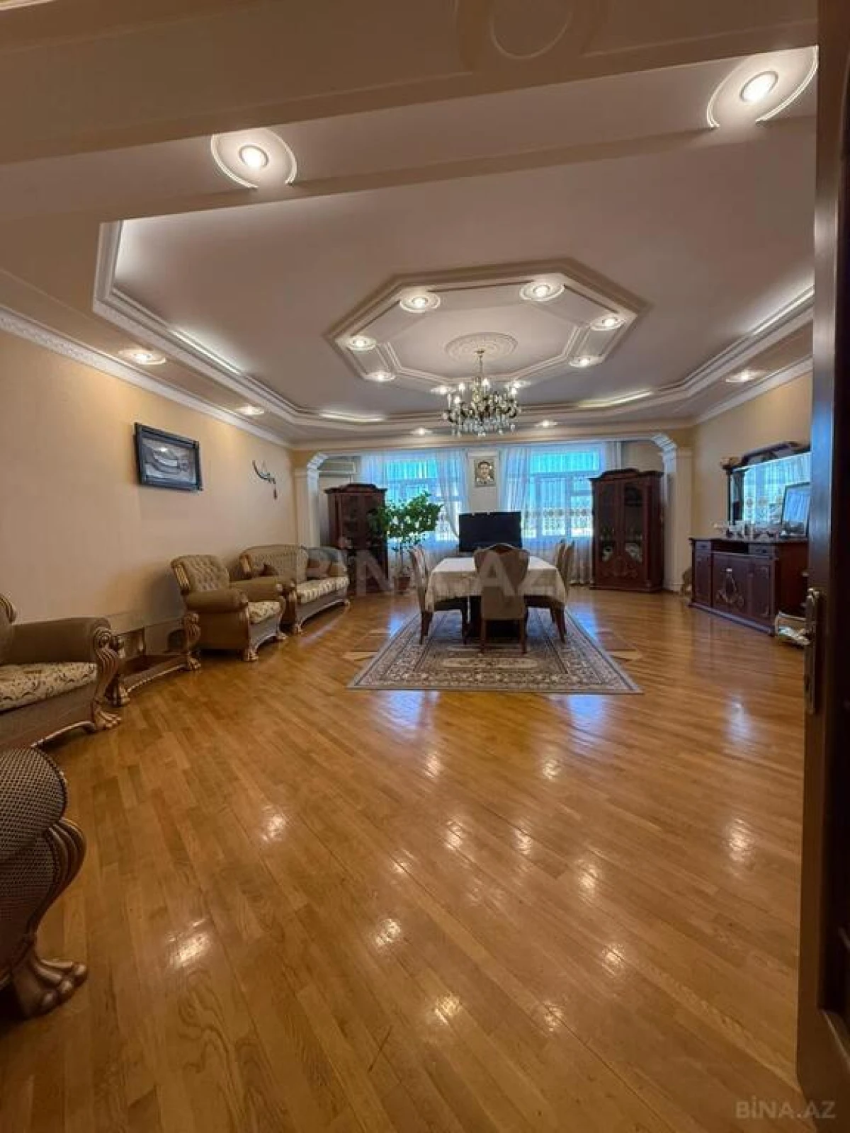 Satılır 3 otaqlı mənzil 160 m²