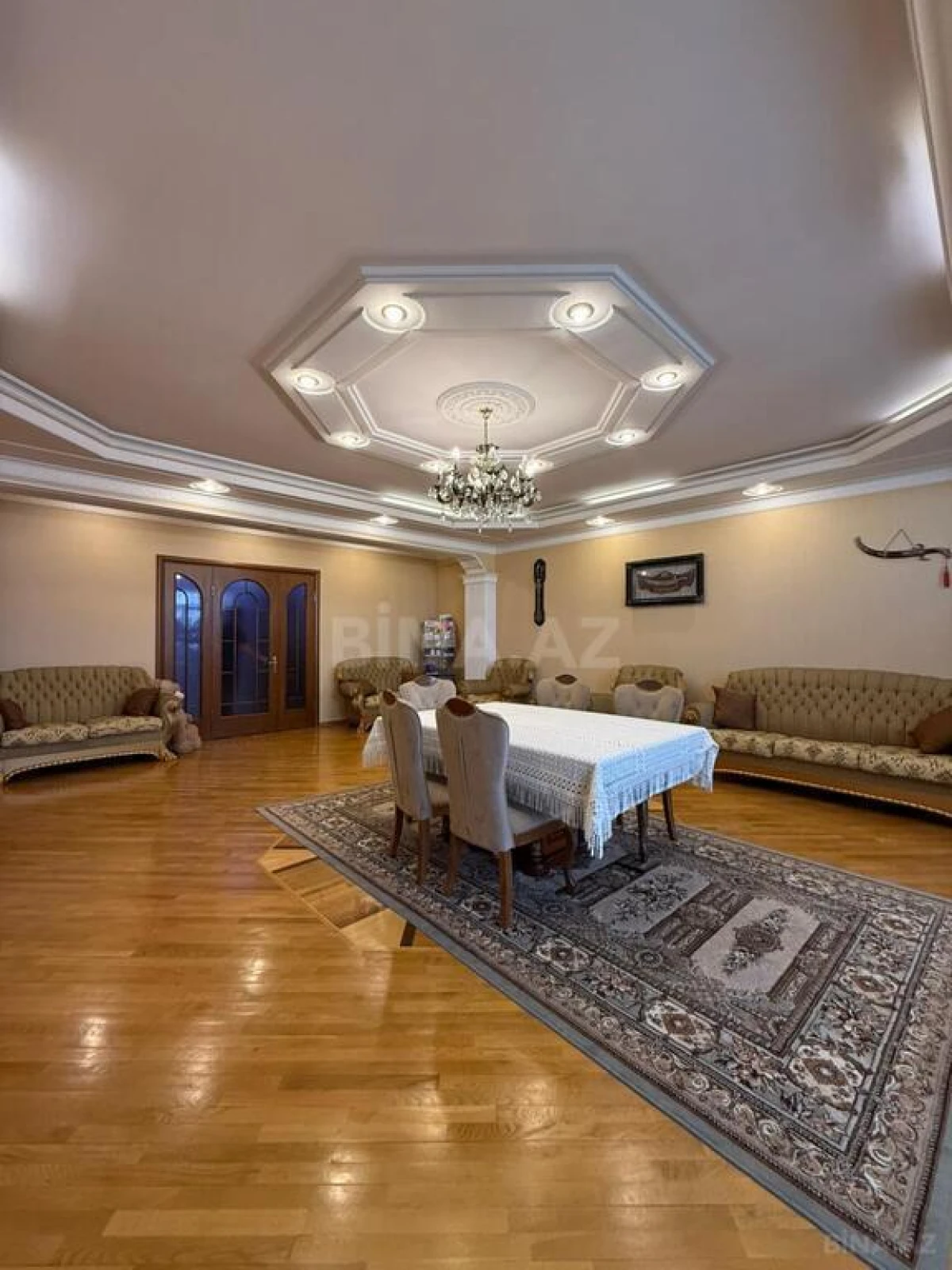 Satılır 3 otaqlı mənzil 160 m²