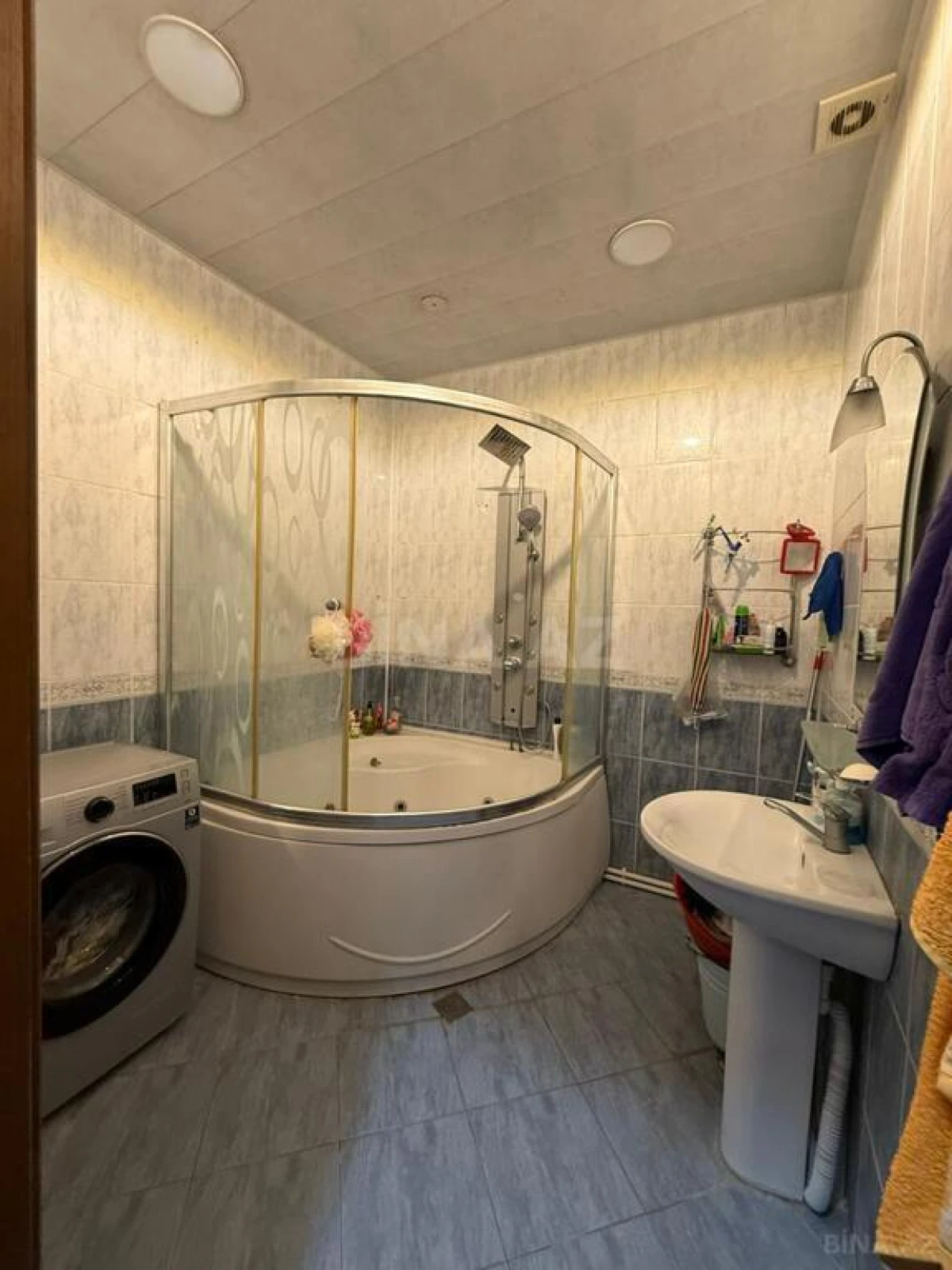 Satılır 3 otaqlı mənzil 160 m²