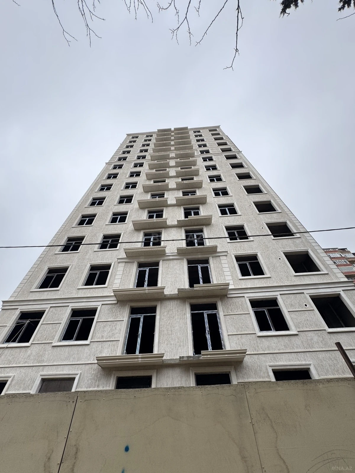 Satılır 3 otaqlı mənzil 114 m²