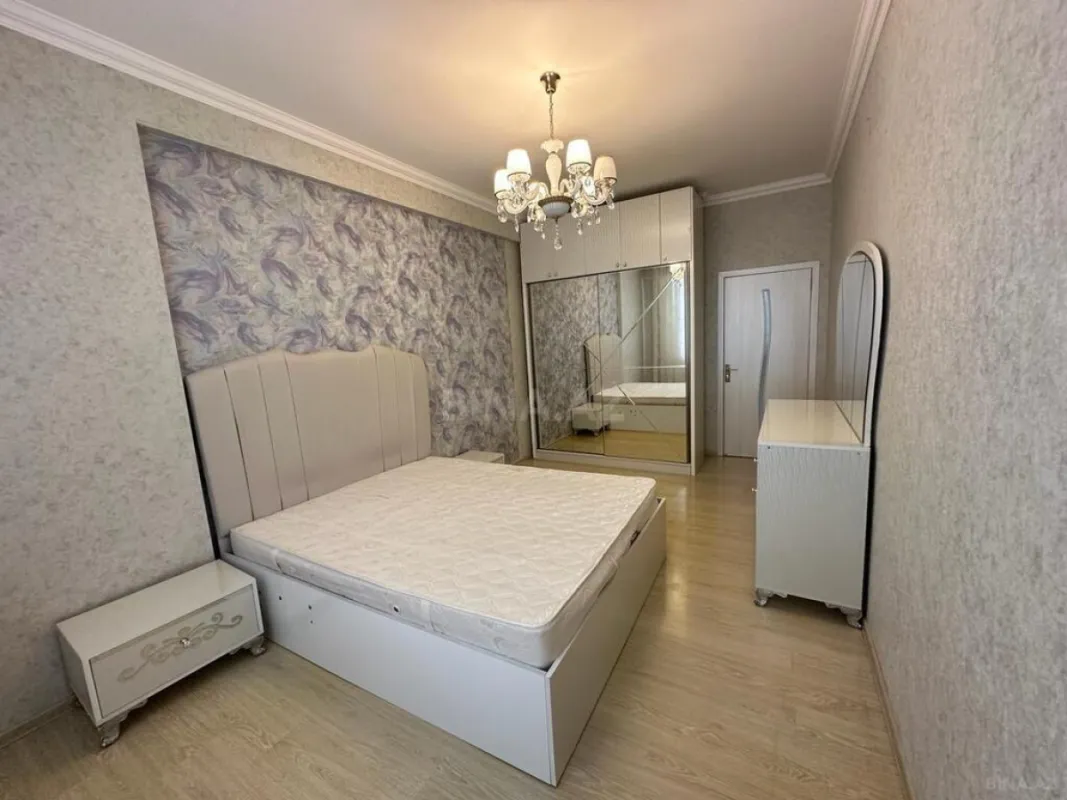 Satılır 2 otaqlı mənzil 70 m²