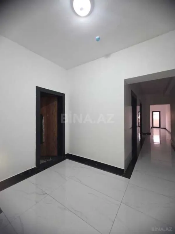 Satılır 5 otaqlı mənzil 330 m²